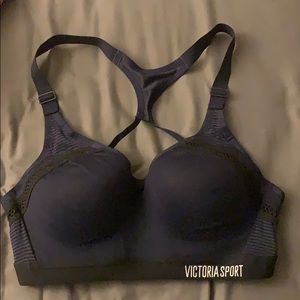 32 C victoria secret sports bra